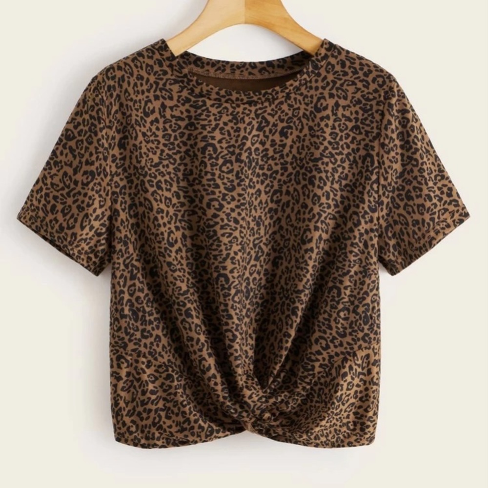 Leopard/ cheetah print twist front crop top